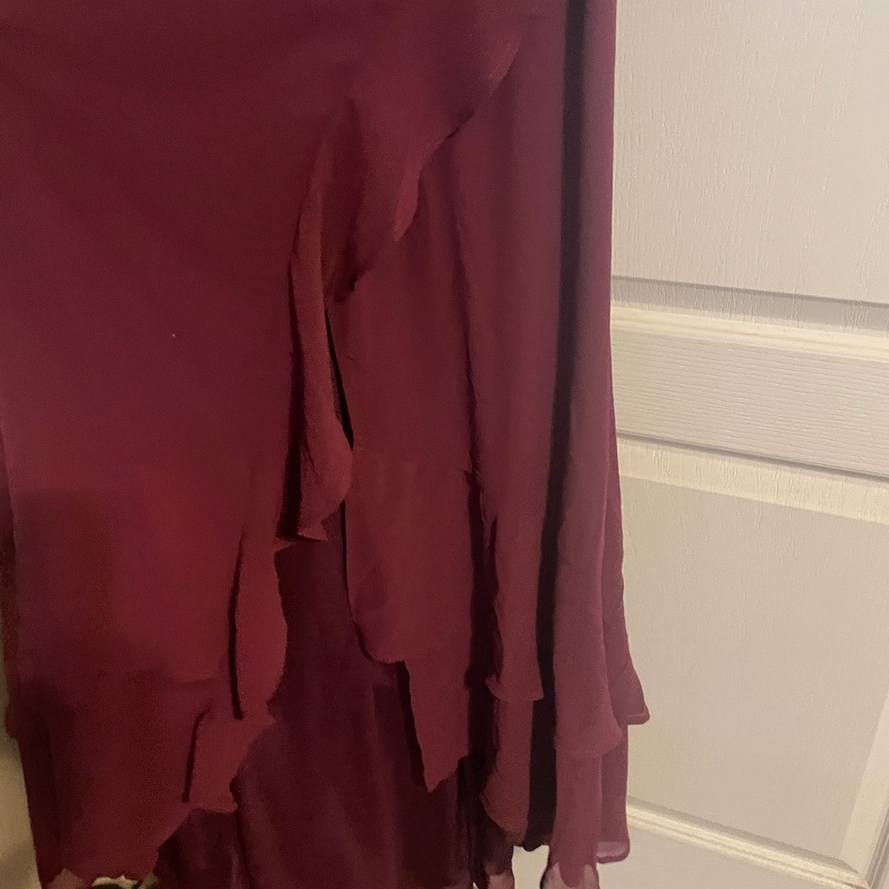 NWOT Lulus Maxi Dress Women L Burgundy Ruffle Lace Up Back Hig Slit Hem Romantic - Picture 6 of 7